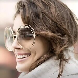 NWOT Chloé Carlina CE119S 734 Smoke Grey Lens Gold Frame Oversized Sunglasses